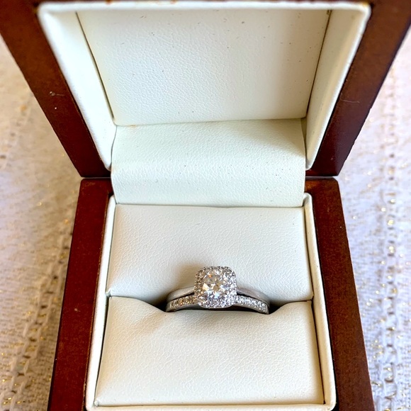 💍 Diamond Engagement and Wedding band set 💎 - Picture 3 of 6